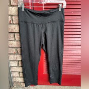 Champion Medium Black Capri Leggings Yoga Pants
